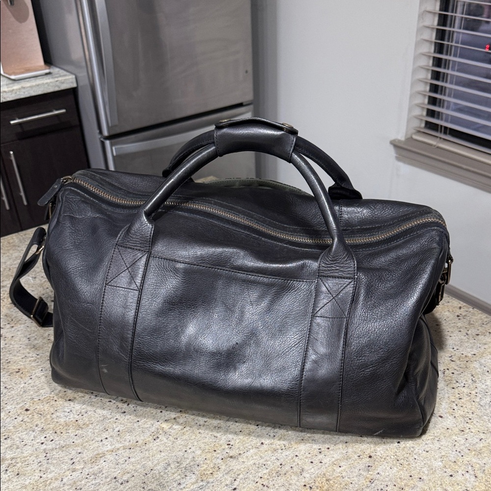 Tecovas Midnight Black Leather Duffel Bag - Picture 3 of 3